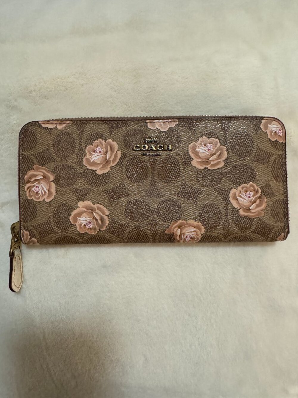Coach Accordion Zip Wallet in Signature Canvas Rose Print (32999)